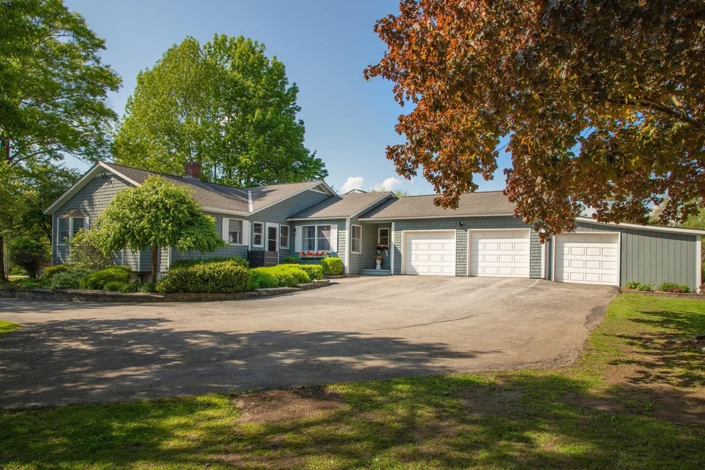Unit for sale at 742 Rte 7B-Central, Clarendon, VT 05759