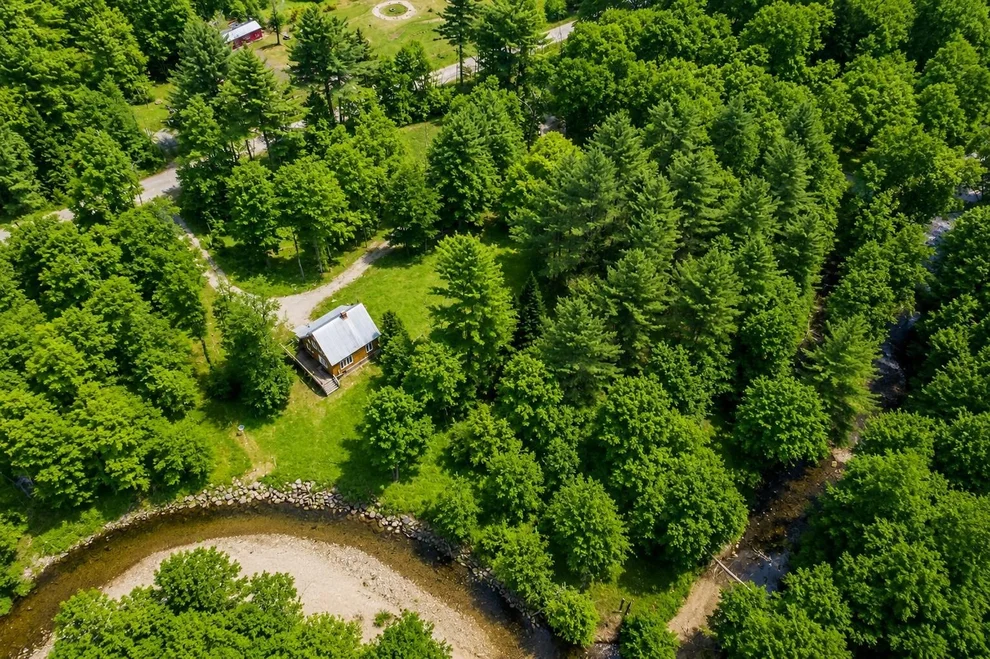 Unit for sale at 994 West Jamaica, Jamaica, VT 05343