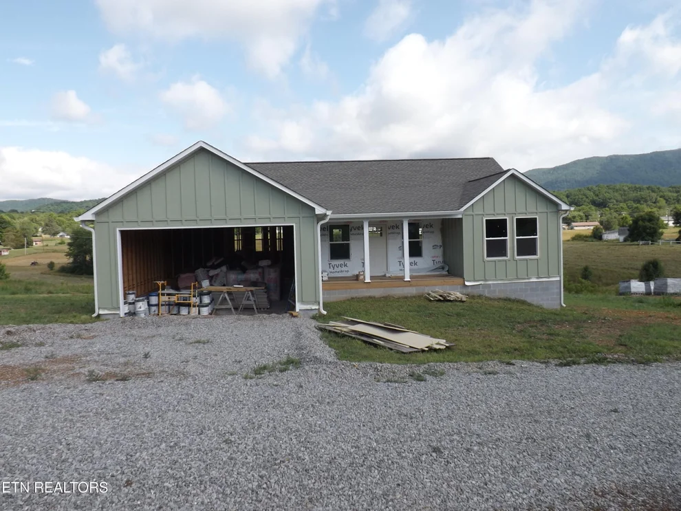 Unit for sale at 963 Shawanee Rd, Harrogate, TN 37752