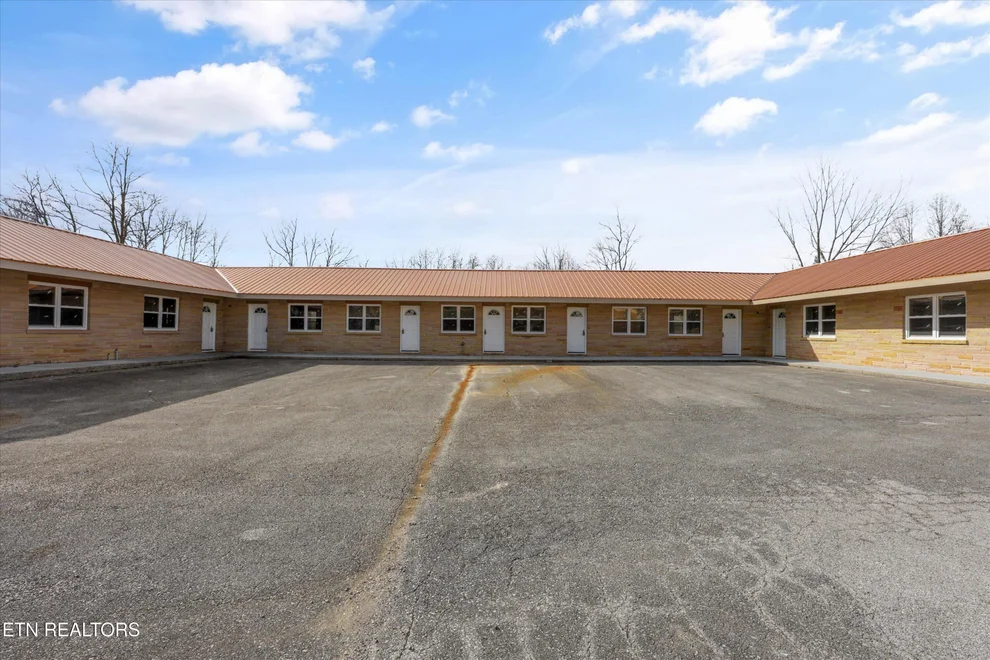 Unit for sale at 8203 Morgan County Hwy Hwy, Sunbright, TN 37872