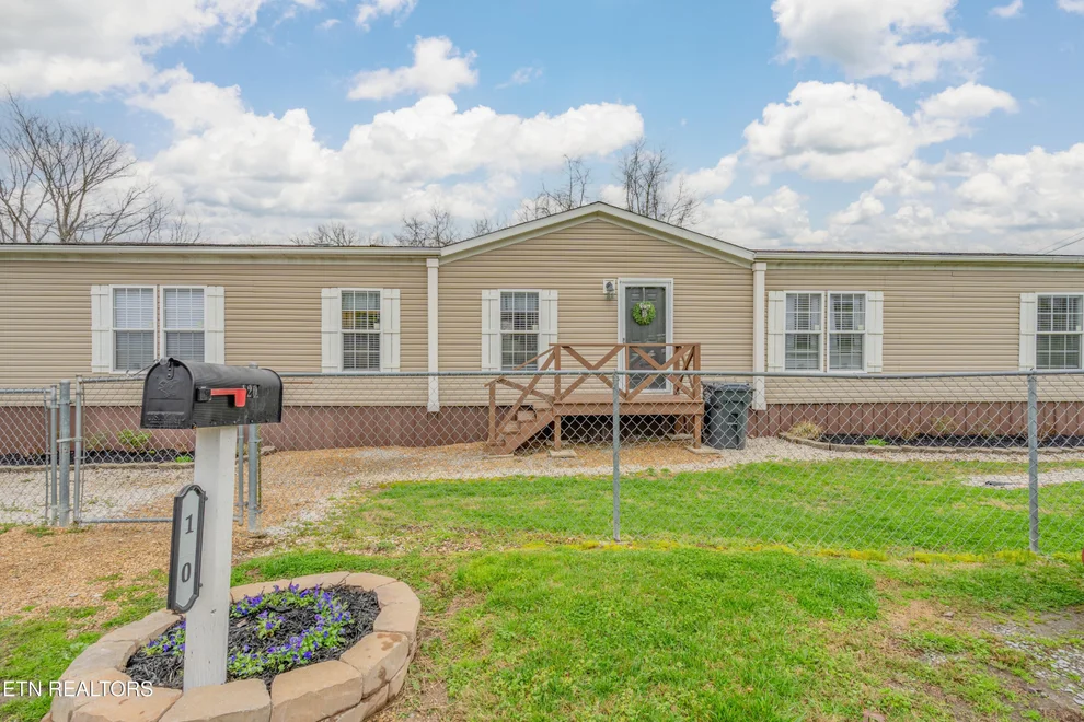 Unit for sale at 120 Sweet St, New Tazewell, TN 37825