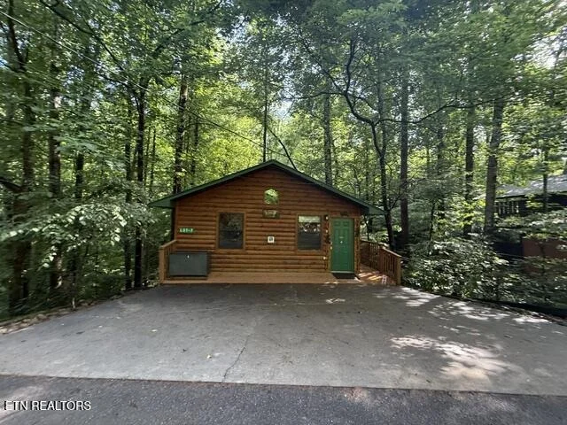 Unit for sale at 2036 Ridge Rd, Pigeon Forge, TN 37863