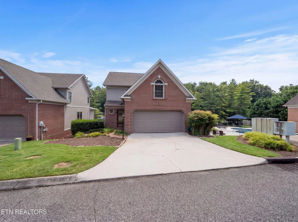 Unit for sale at 8542 Oxford Drive, Knoxville, TN 37922