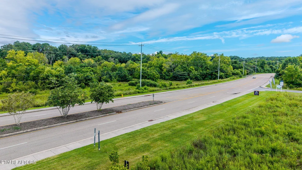 Unit for sale at 2475 Creekwood Park Blvd, Lenoir City, TN 37772