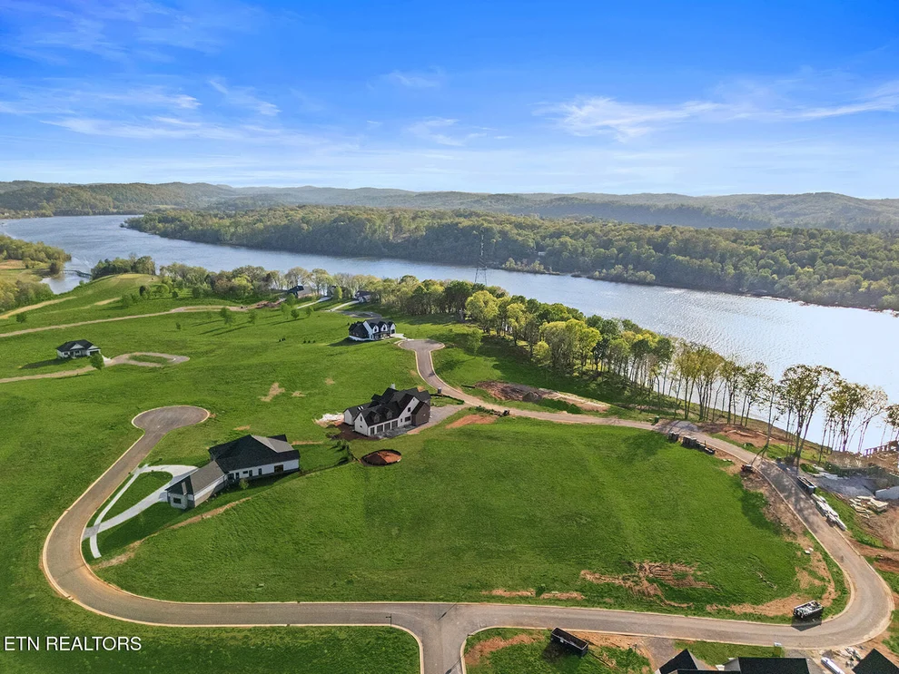 Unit for sale at 113 Firefly Drive, Loudon, TN 37774