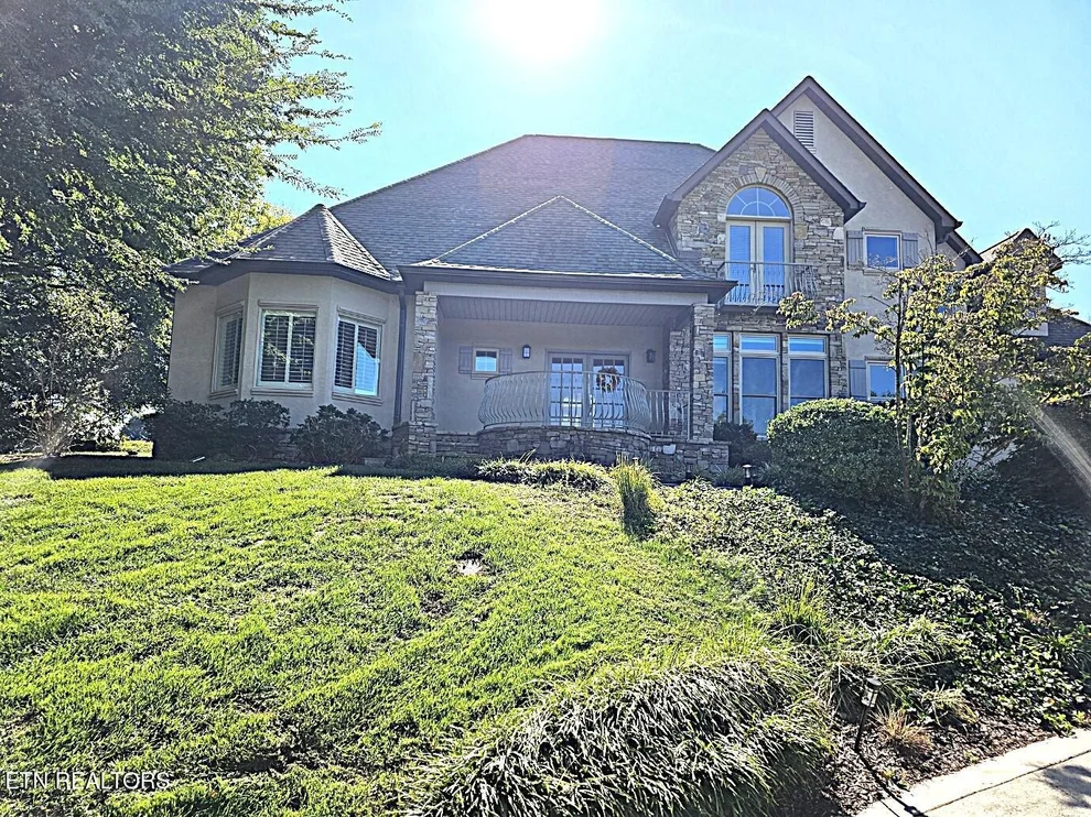 Unit for sale at 310 Pineberry Drive, Vonore, TN 37885