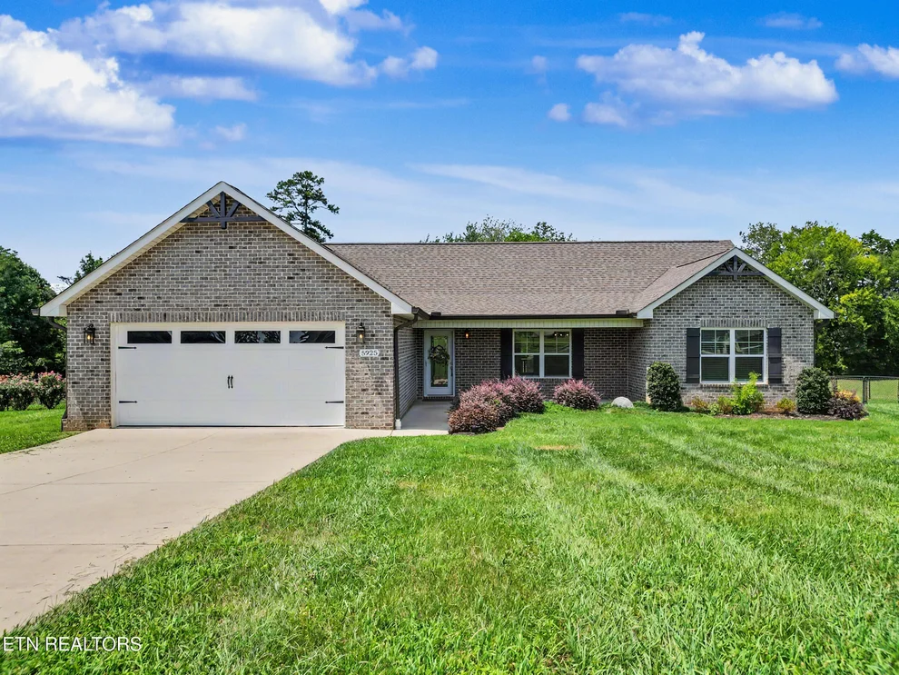 Unit for sale at 5925 Chester Lane, Maryville, TN 37801