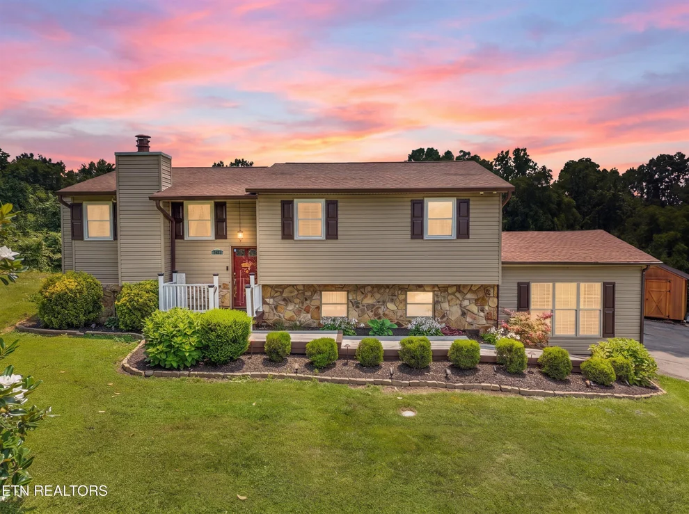 Unit for sale at 3453 Russellwood Drive, Rockford, TN 37853