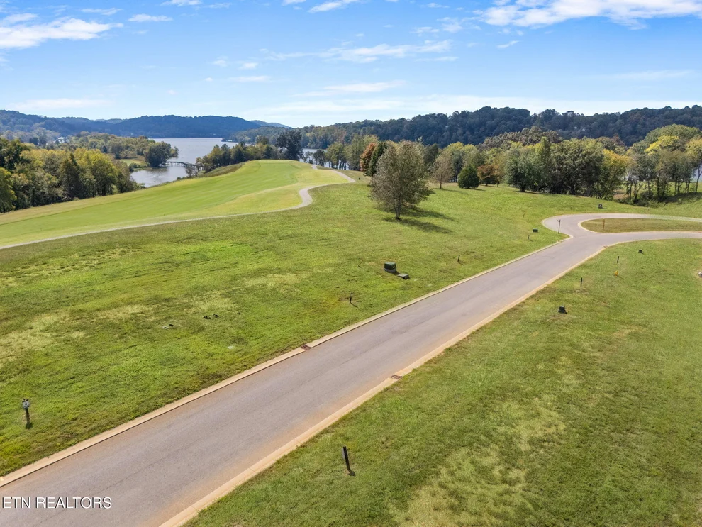 Unit for sale at 1421 Mockingbird Lane, Loudon, TN 37774