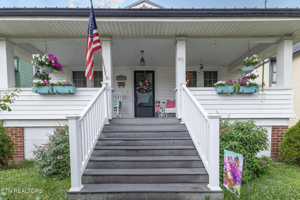 Unit for sale at 210 Walden Ave, Harriman, TN 37748