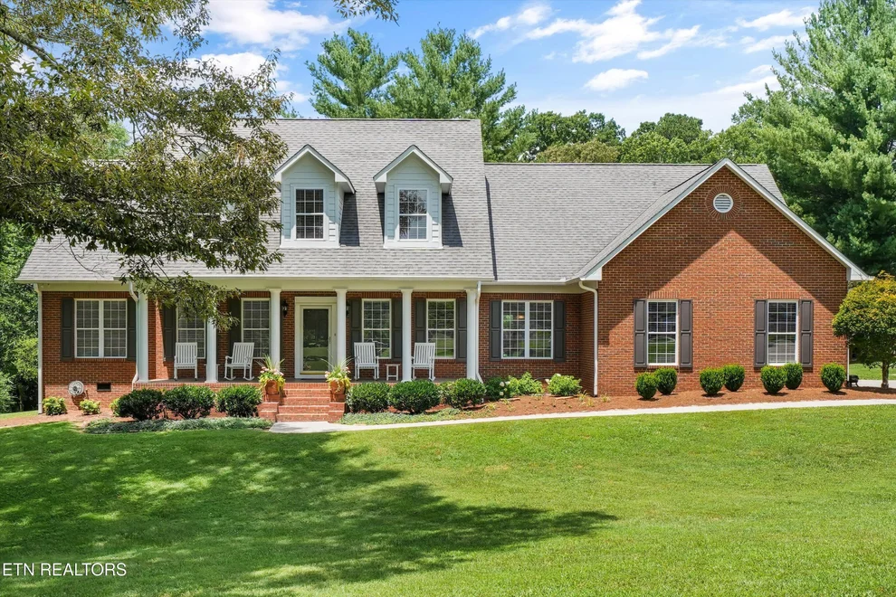 Unit for sale at 2039 Chasewood Lane, Maryville, TN 37803