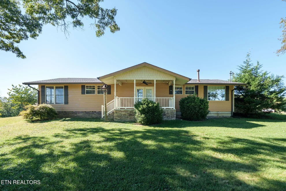 Unit for sale at 8251 Morgan County Hwy, Sunbright, TN 37872