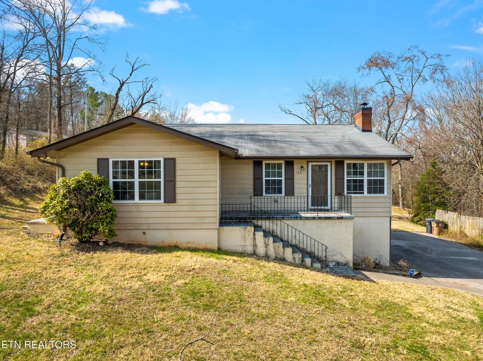 Unit for sale at 2701 Amelia Rd, Knoxville, TN 37917