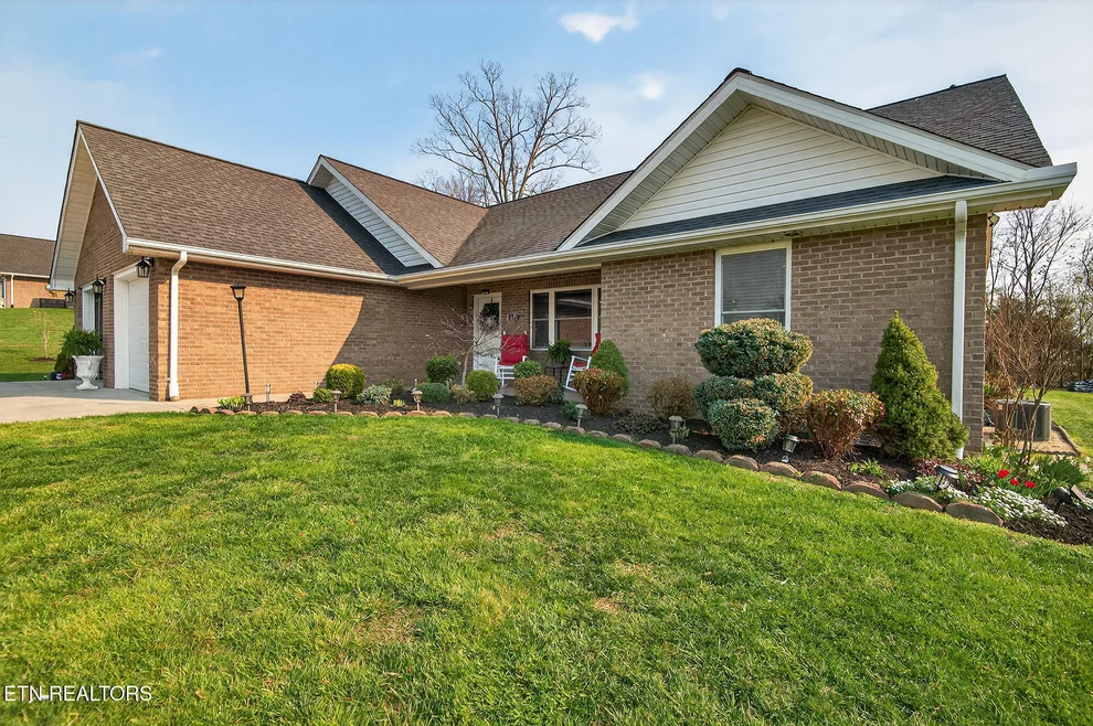 Unit for sale at 410 Garden Meadow Rd, Greeneville, TN 37745