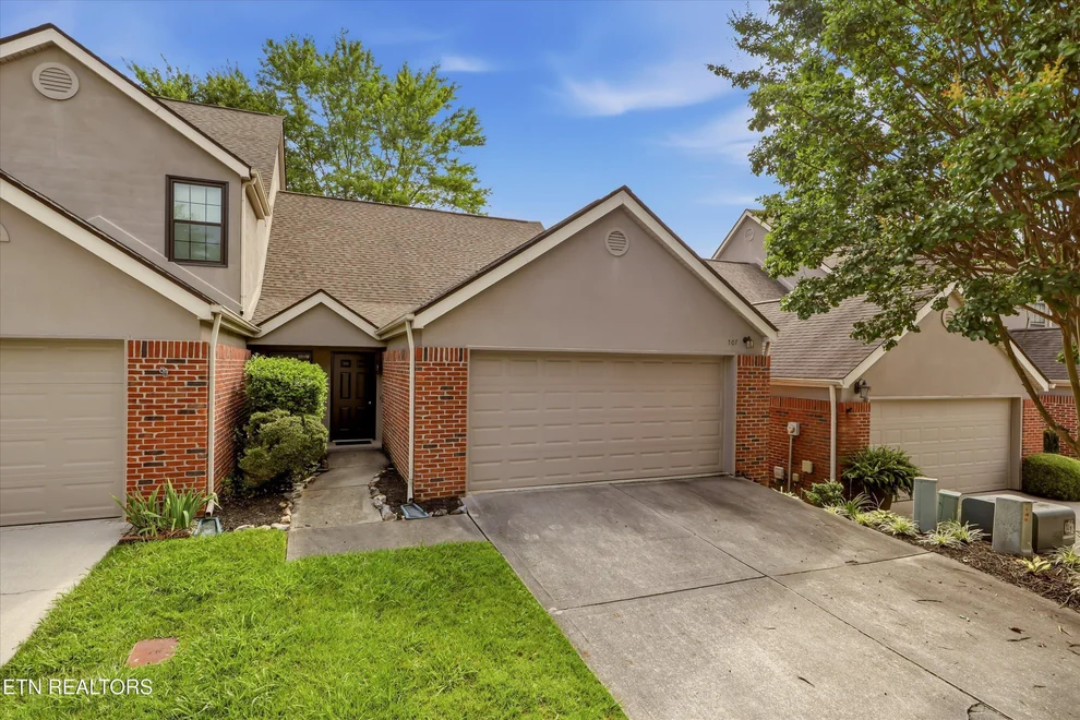 Unit for sale at 707 Farragut Commons Drive, Knoxville, TN 37934