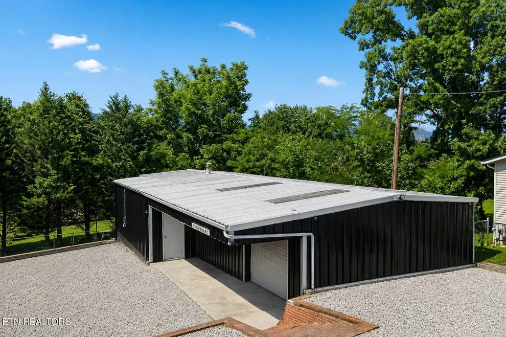 Unit for sale at 116 Blue Drive, LaFollette, TN 37766