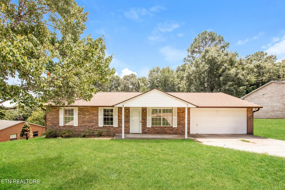 Unit for sale at 5941 Bridge Garden Rd, Knoxville, TN 37912
