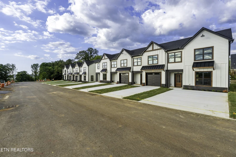 Unit for sale at 1351 Grace Ridge Drive, Sevierville, TN 37862