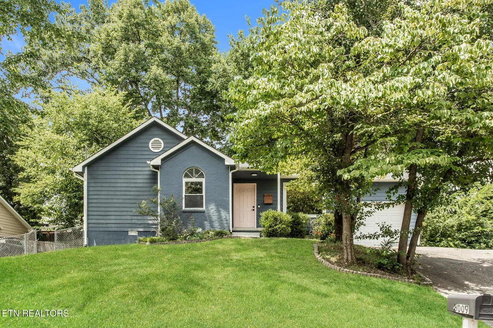 Unit for sale at 6009 Woodbark Trace, Knoxville, TN 37921