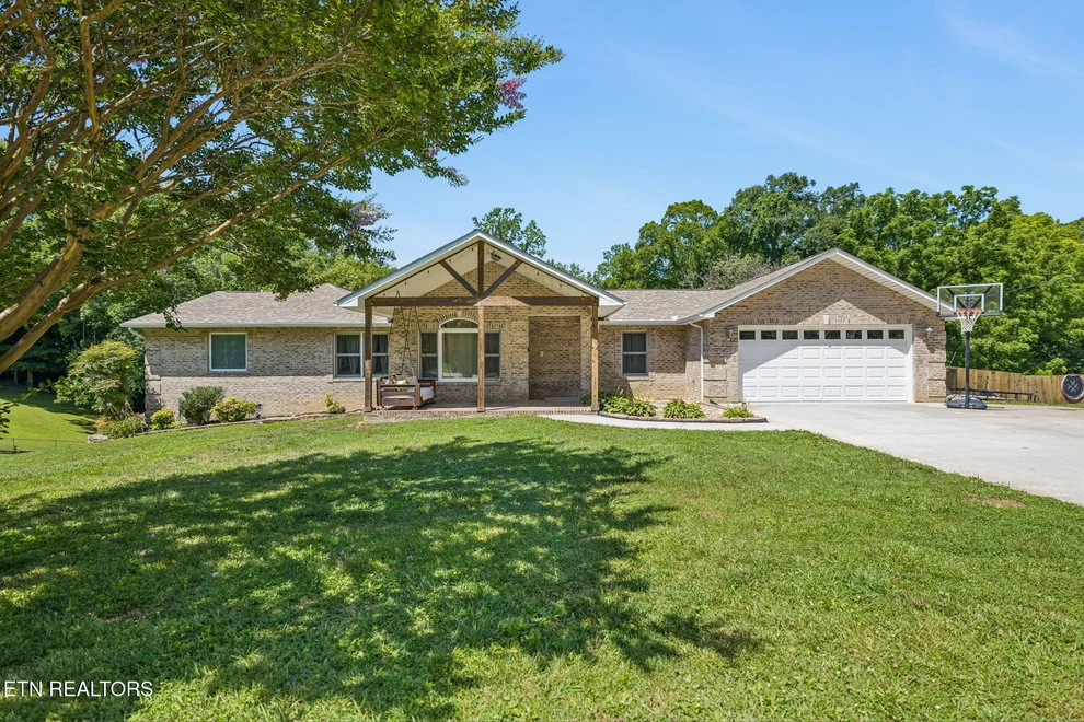 Unit for sale at 677 Twin Hills Lane, Jacksboro, TN 37757