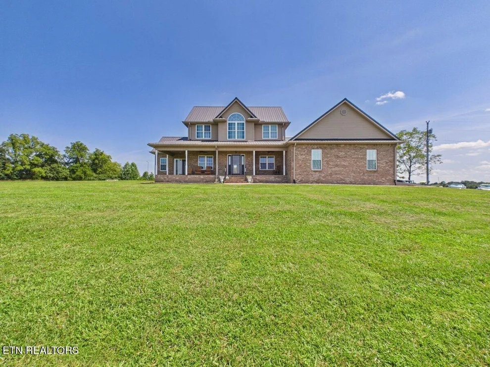 Unit for sale at 317 Oak Grove Rd, Harrogate, TN 37752