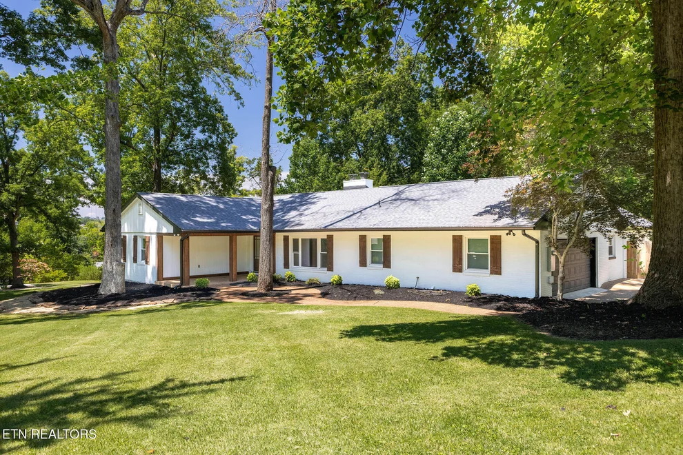 Unit for sale at 244 Guinnwood Lane, Knoxville, TN 37922