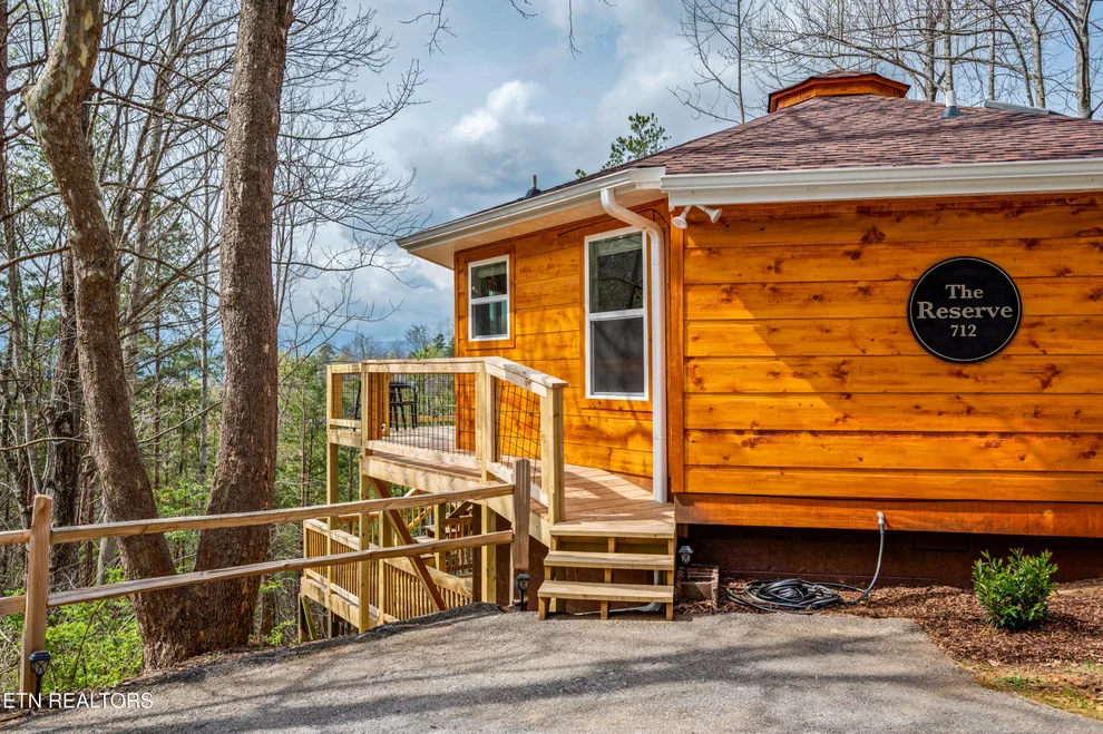 Unit for sale at 712 Octagon Drive, Gatlinburg, TN 37738