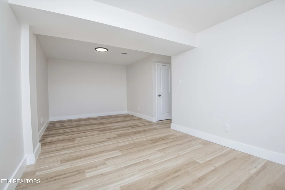 Unit for sale at 2324 Roundtree Rd, Knoxville, TN 37923