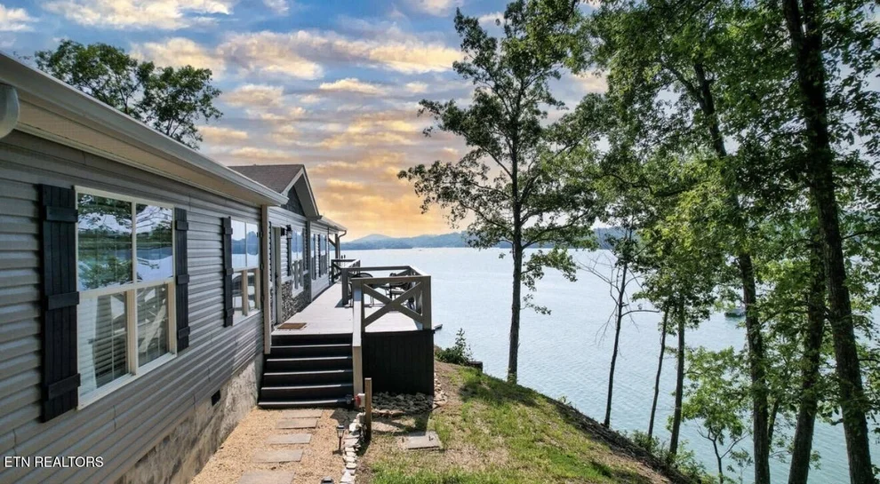 Unit for sale at 2023 Paradise Hills Rd, Dandridge, TN 37725