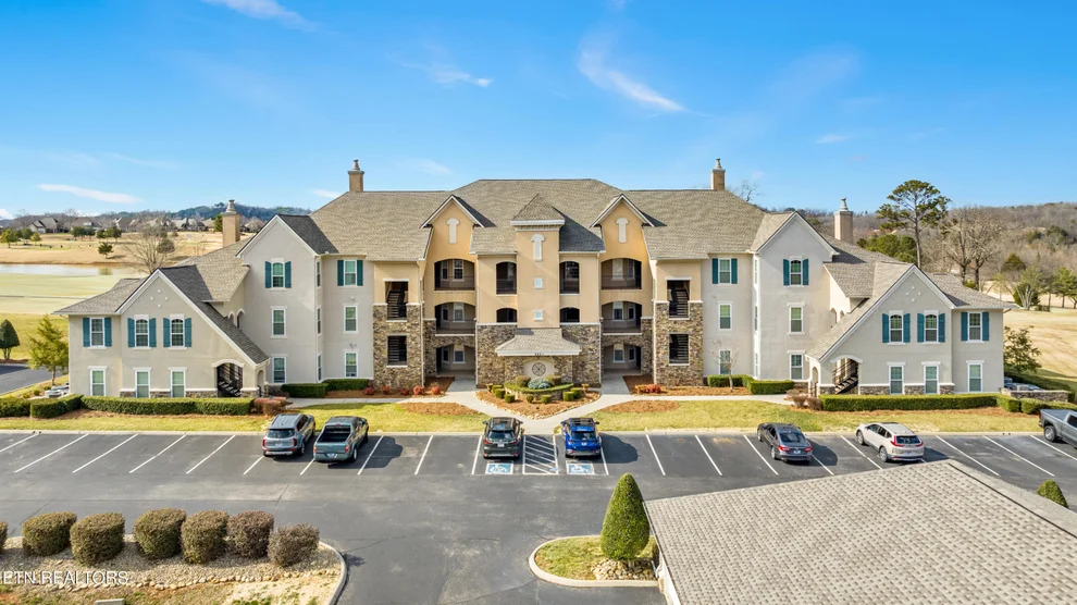 Unit for sale at 555 Rarity Bay Pkwy, Vonore, TN 37885