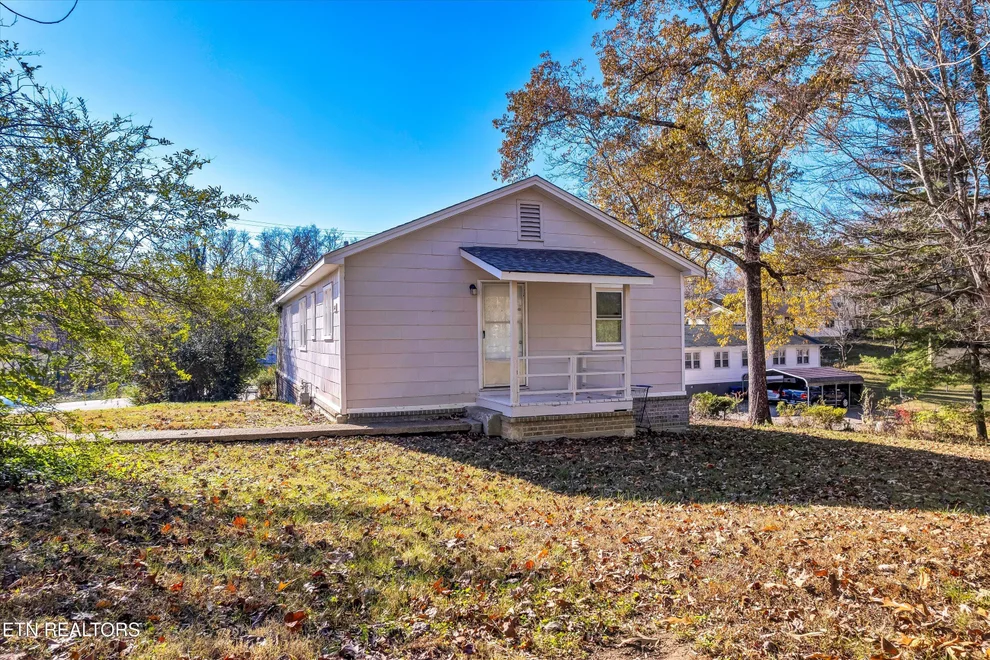 Unit for sale at 558/560 W Outer Drive, Oak Ridge, TN 37830