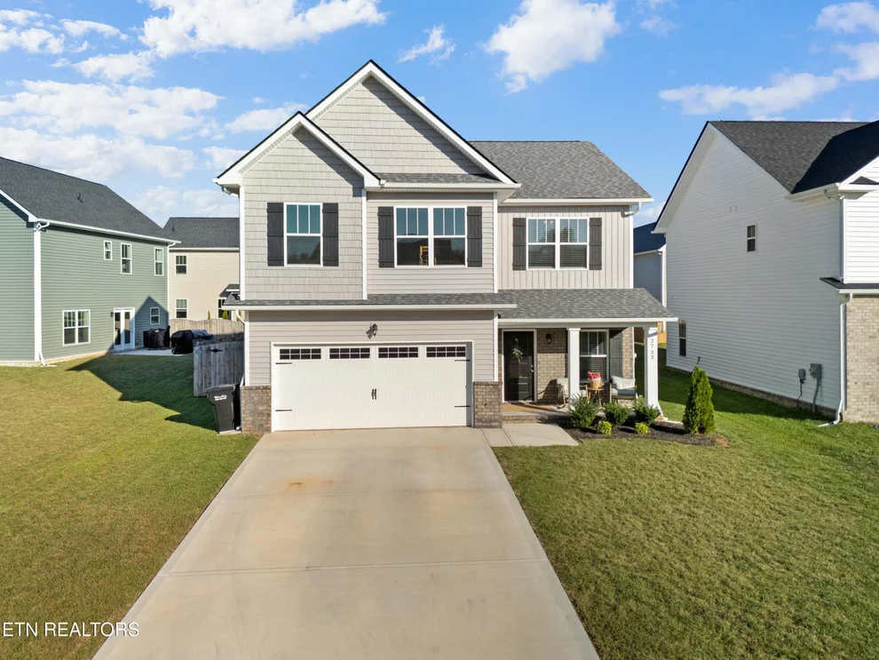 Unit for sale at 2733 Farmhouse Drive, Maryville, TN 37803