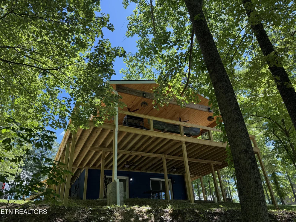 Unit for sale at 222 Big Creek Lane, LaFollette, TN 37766