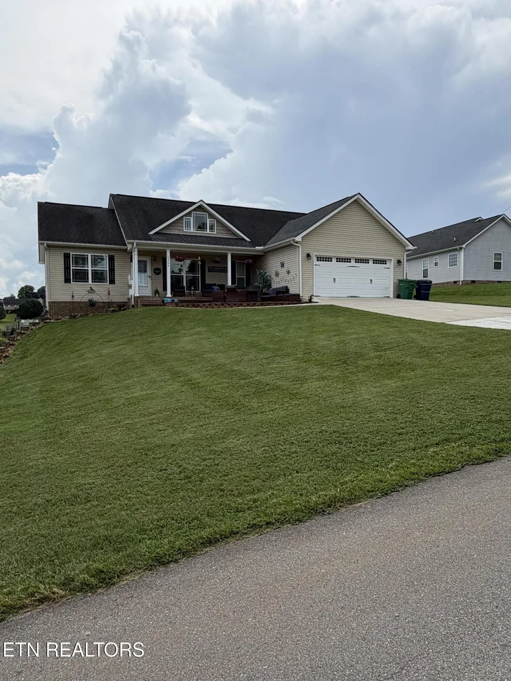 Unit for sale at 2566 Howerton Drive, Morristown, TN 37814