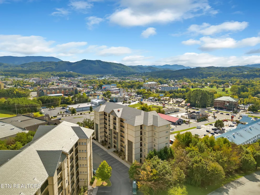 Unit for sale at 124 Plaza Drive, Pigeon Forge, TN 37863