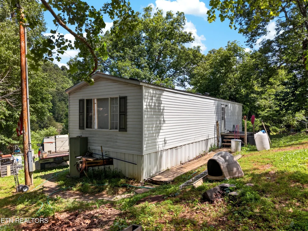 Unit for sale at 2087 Bullen Valley Rd, Thorn Hill, TN 37881