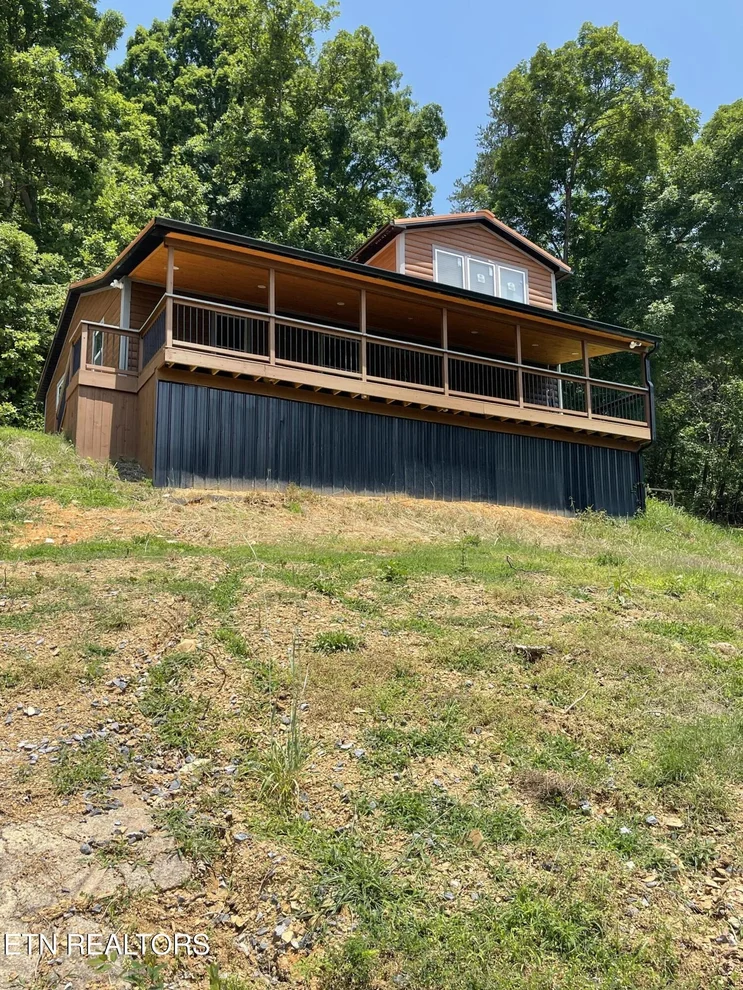 Unit for sale at 1908 Inskip Lane, Dandridge, TN 37725