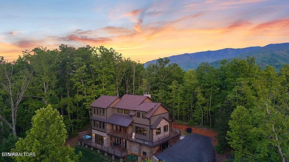 Unit for sale at 564 Thissa Way, Gatlinburg, TN 37738