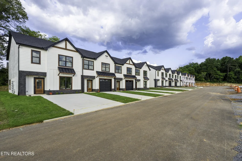 Unit for sale at 1345 Grace Ridge Drive, Sevierville, TN 37862
