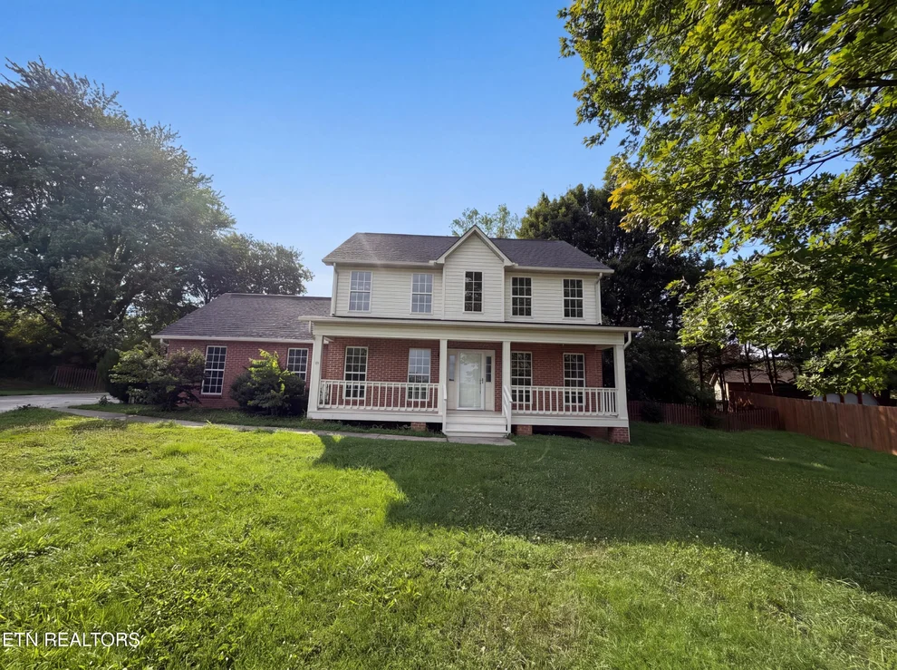 Unit for sale at 518 Glenfield Circle, Maryville, TN 37804
