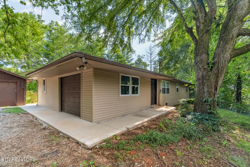 Unit for sale at 1319 Boyds Creek Hwy, Seymour, TN 37865