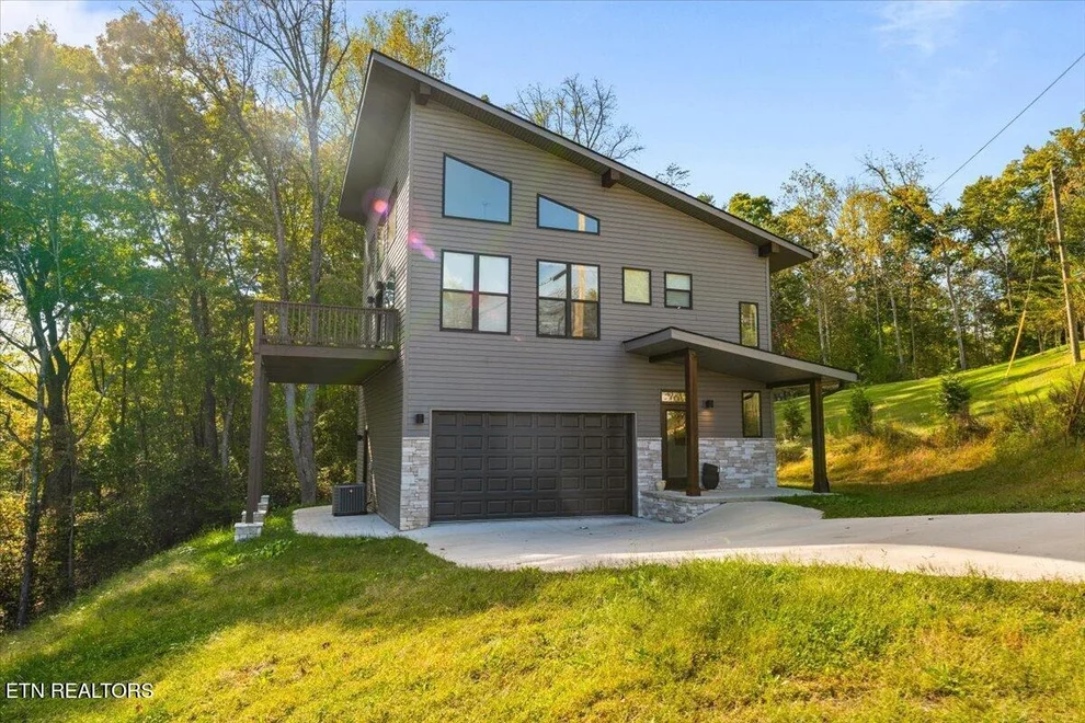 Unit for sale at 120 Stem Lane, Clinton, TN 37716