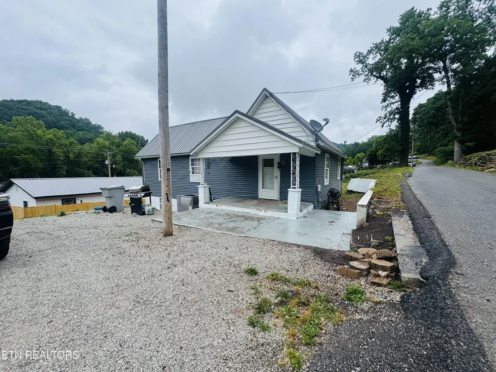 Unit for sale at 812 Andys Ridge Rd, Briceville, TN 37710