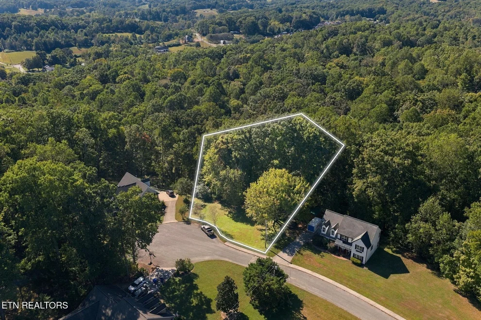 Unit for sale at Ridgeway Court, Norris, TN 37828