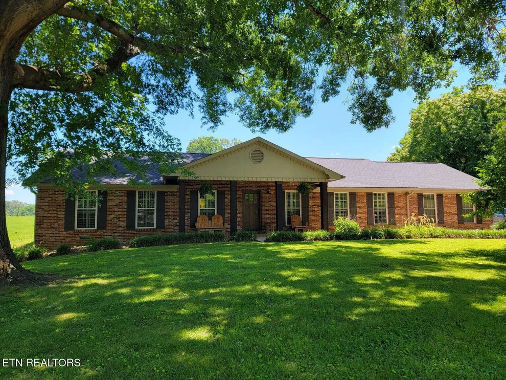 Unit for sale at 2128 Buckingham Circle, Maryville, TN 37803