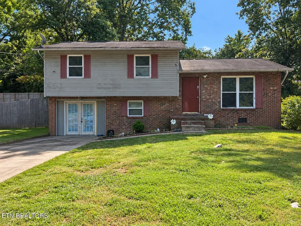 Unit for sale at 2812 Boyds Bridge Pike, Knoxville, TN 37914