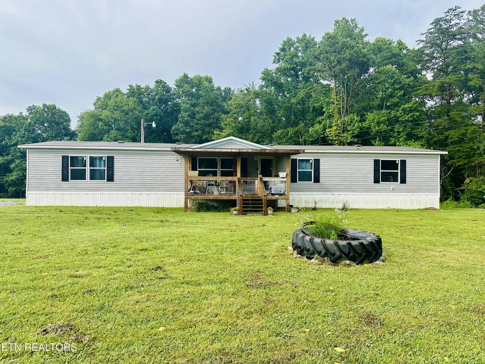 Unit for sale at 1240 Burrville Rd, Sunbright, TN 37872