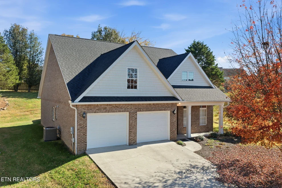 Unit for sale at 134 Waterston Way, Clinton, TN 37716