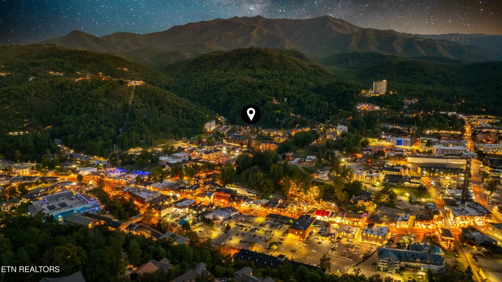 Unit for sale at 215 Circle Drive, Gatlinburg, TN 37738