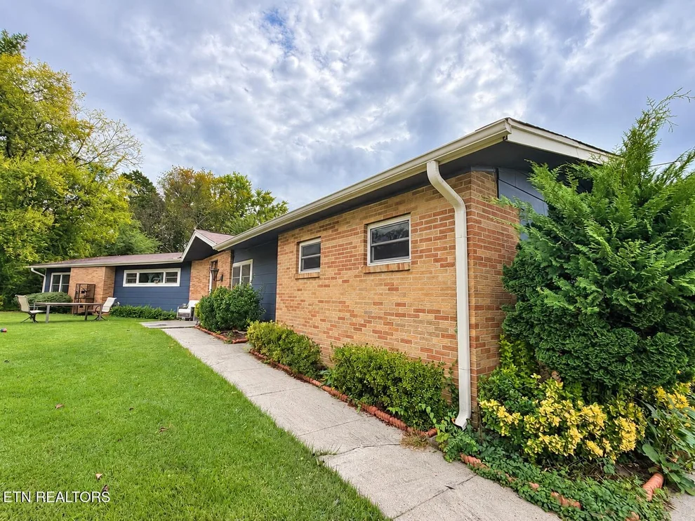 Unit for sale at 6148 Kirbury Lane, Knoxville, TN 37909